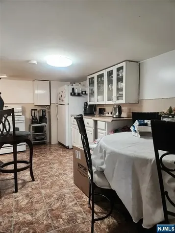 324 Clifton Avenue Newark NJ 07104