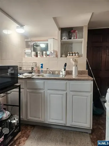 324 Clifton Avenue Newark NJ 07104