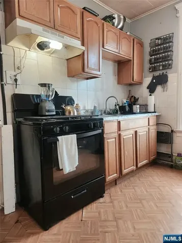 324 Clifton Avenue Newark NJ 07104
