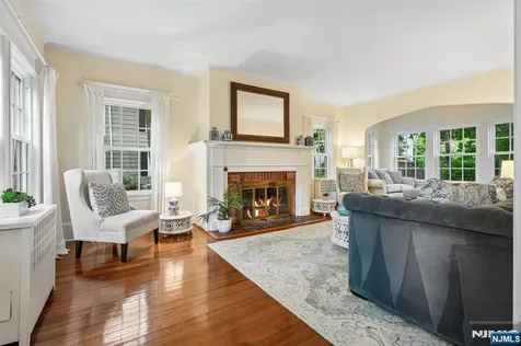 82 Arlington Avenue Caldwell NJ 07006