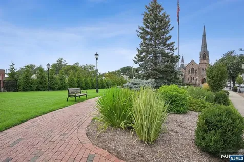 82 Arlington Avenue Caldwell NJ 07006