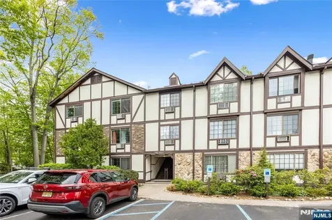 1409 Faulkner Court Mahwah NJ 07430