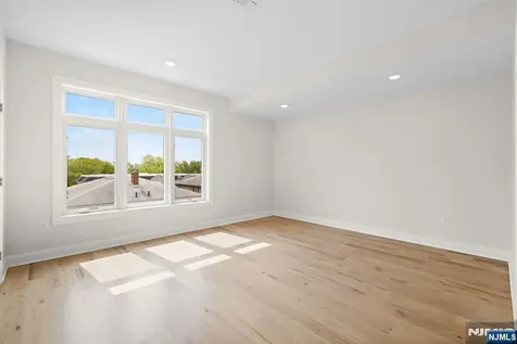 332 12th Street Palisades Park NJ 07650