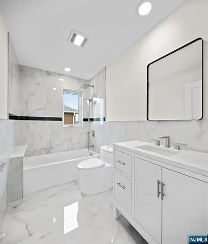 332 12th Street Palisades Park NJ 07650