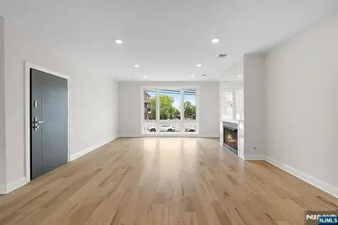 332 12th Street Palisades Park NJ 07650