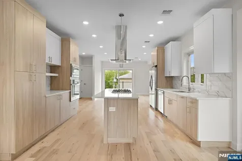 332 12th Street Palisades Park NJ 07650