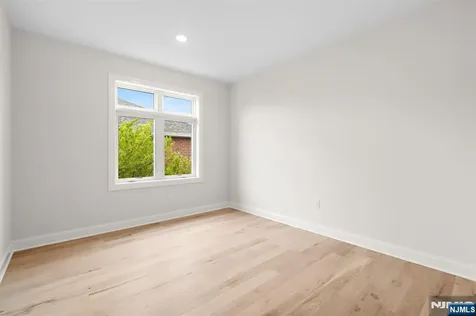 332 12th Street Palisades Park NJ 07650