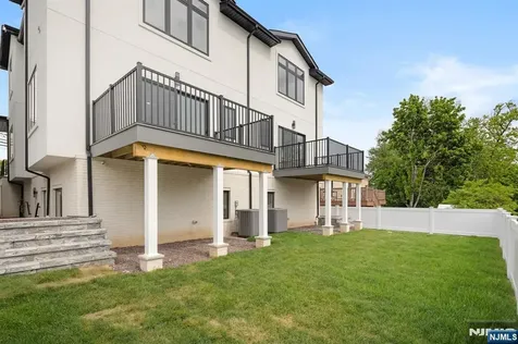 332 12th Street Palisades Park NJ 07650