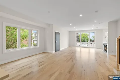 332 12th Street Palisades Park NJ 07650