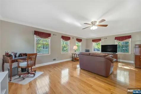 678 Millbrook Road River Edge NJ 07661