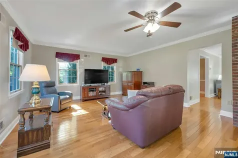 678 Millbrook Road River Edge NJ 07661