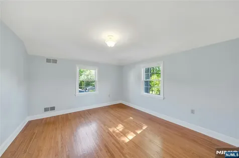 678 Millbrook Road River Edge NJ 07661