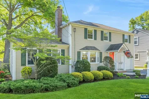 678 Millbrook Road River Edge NJ 07661