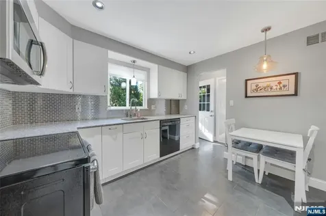 678 Millbrook Road River Edge NJ 07661