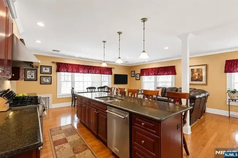 7 Wayland Drive Verona NJ 07044