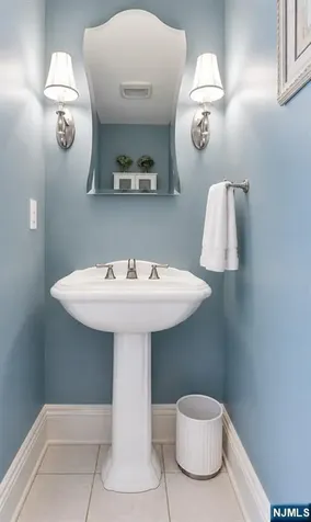 7 Wayland Drive Verona NJ 07044