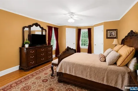 7 Wayland Drive Verona NJ 07044