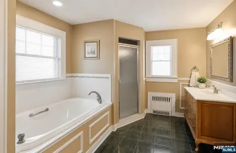 7 Wayland Drive Verona NJ 07044