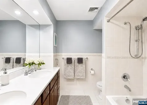 7 Wayland Drive Verona NJ 07044