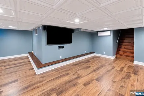 7 Wayland Drive Verona NJ 07044