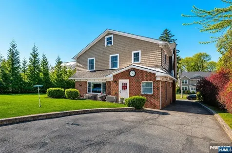 7 Wayland Drive Verona NJ 07044