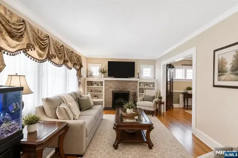 7 Wayland Drive Verona NJ 07044