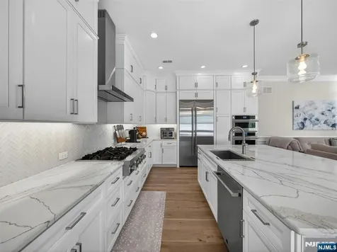 19 Woodmont Circle River Vale NJ 07675