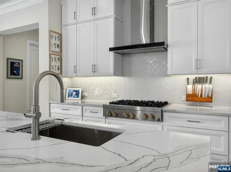 19 Woodmont Circle River Vale NJ 07675