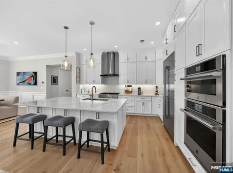 19 Woodmont Circle River Vale NJ 07675