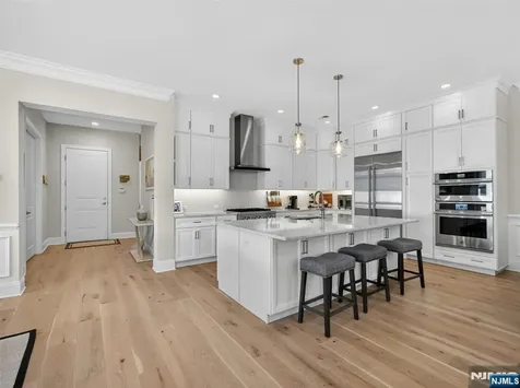 19 Woodmont Circle River Vale NJ 07675
