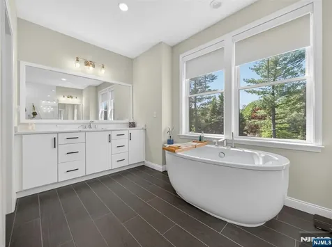 19 Woodmont Circle River Vale NJ 07675