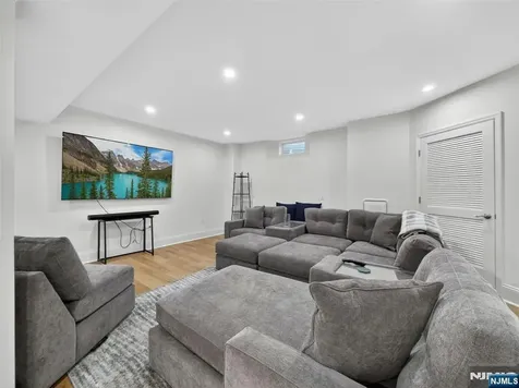 19 Woodmont Circle River Vale NJ 07675