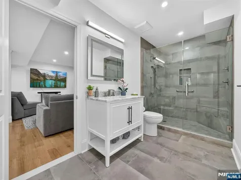 19 Woodmont Circle River Vale NJ 07675