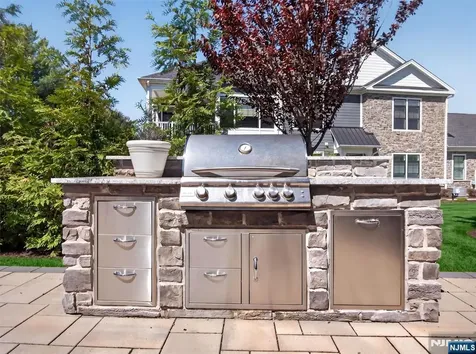 19 Woodmont Circle River Vale NJ 07675