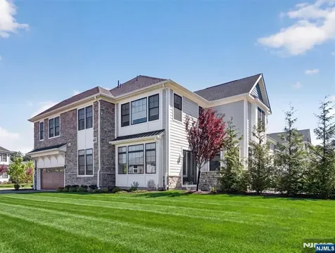 19 Woodmont Circle River Vale NJ 07675