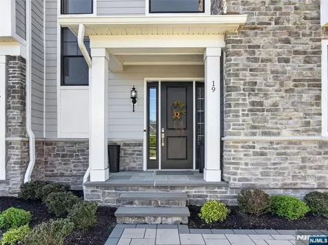 19 Woodmont Circle River Vale NJ 07675
