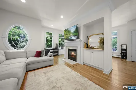 218 County Road Tenafly NJ 07670