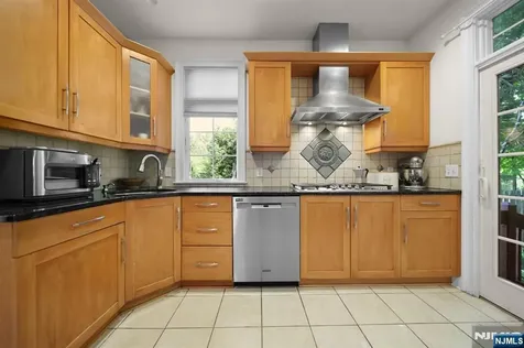 218 County Road Tenafly NJ 07670