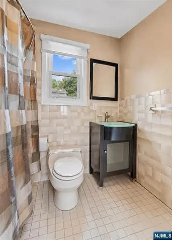 874 Elm Avenue River Edge NJ 07661