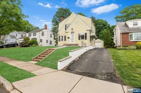 874 Elm Avenue River Edge NJ 07661