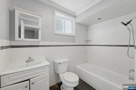 74 Hamilton Street East Orange NJ 07017