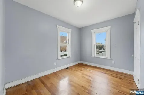 74 Hamilton Street East Orange NJ 07017