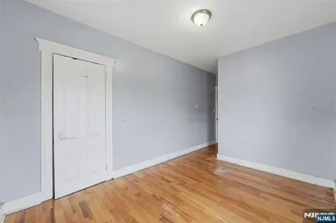 74 Hamilton Street East Orange NJ 07017