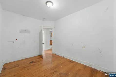 74 Hamilton Street East Orange NJ 07017
