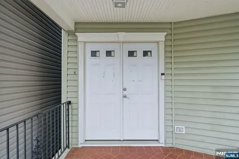 74 Hamilton Street East Orange NJ 07017