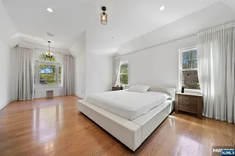 191 Jefferson Avenue Tenafly NJ 07670