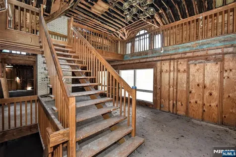 962 Arapaho Trail Franklin Lakes NJ 07417