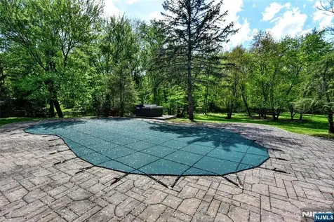 962 Arapaho Trail Franklin Lakes NJ 07417