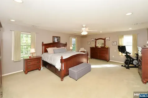 65 Clover Court New Milford NJ 07646