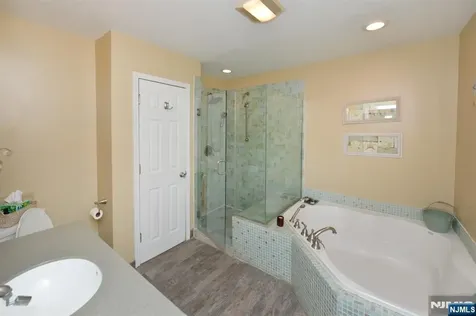 65 Clover Court New Milford NJ 07646